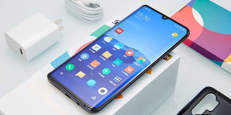 Xiaomi Mi 10 merakla beklenen tasarımı kendini gösterdi!